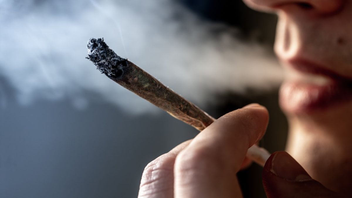 Long-term cannabis use could be linked to brain ‘thinning’