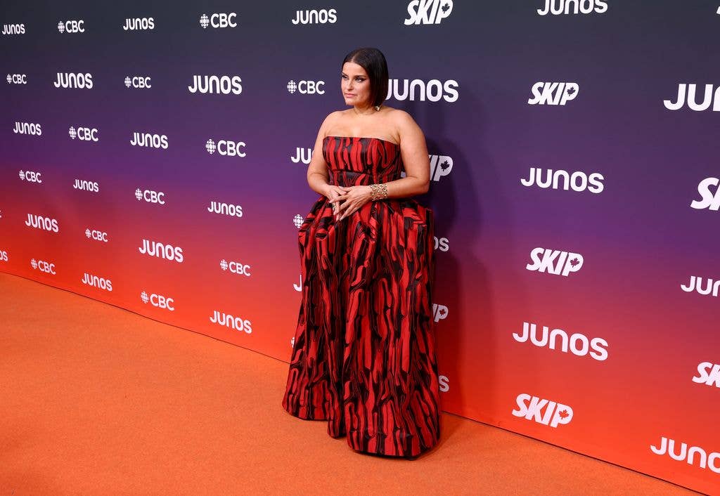 Nelly stole the show with her incredible dress