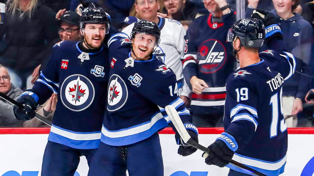 Nyquist scores 1st of season, Jets hand Lightning 4th straight loss