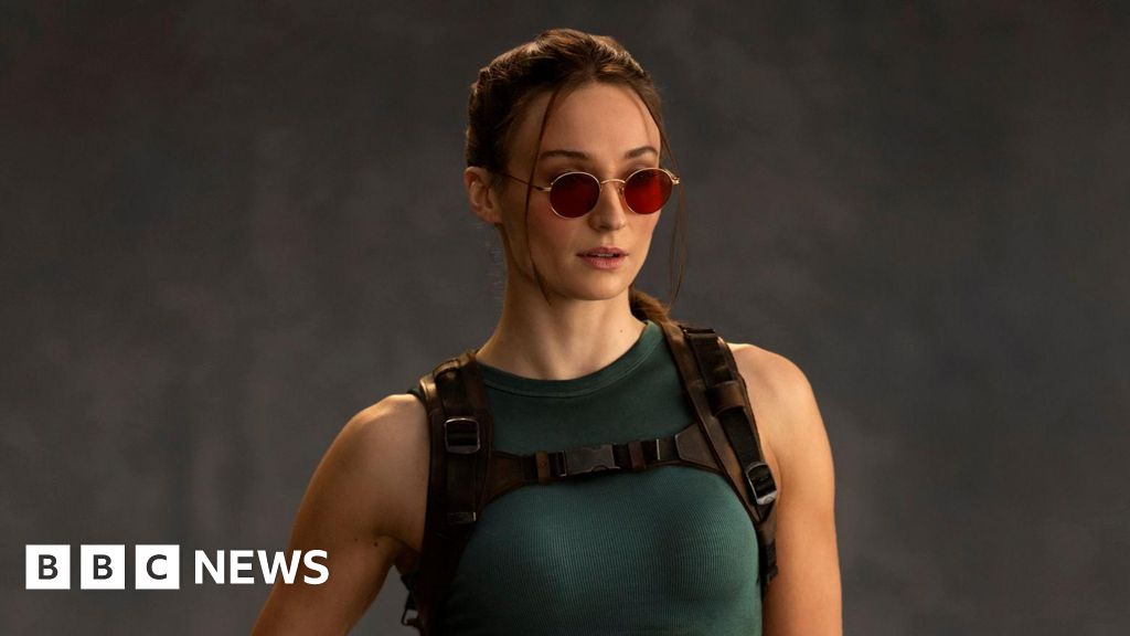 Sophie Turner injury halts filming on Tomb Raider TV show - BBC