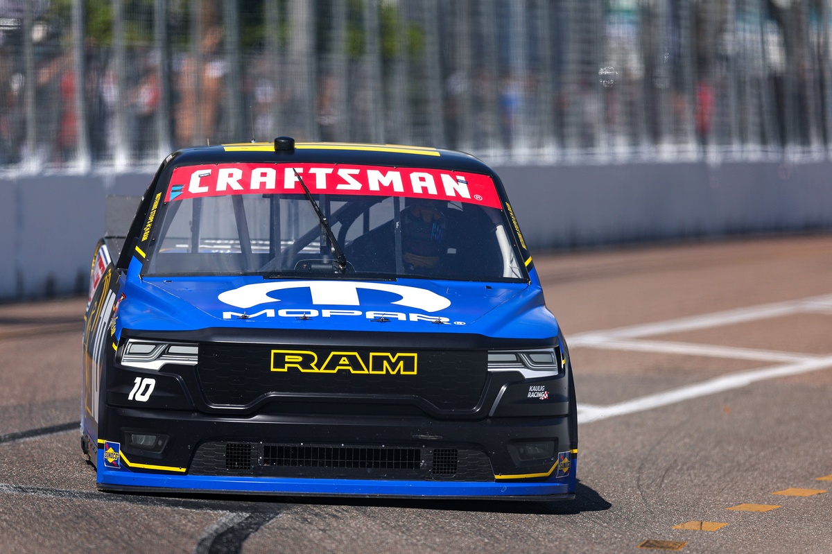 AJ Allmendinger to replace Daniel Dye, making first Truck oval start in 18 years