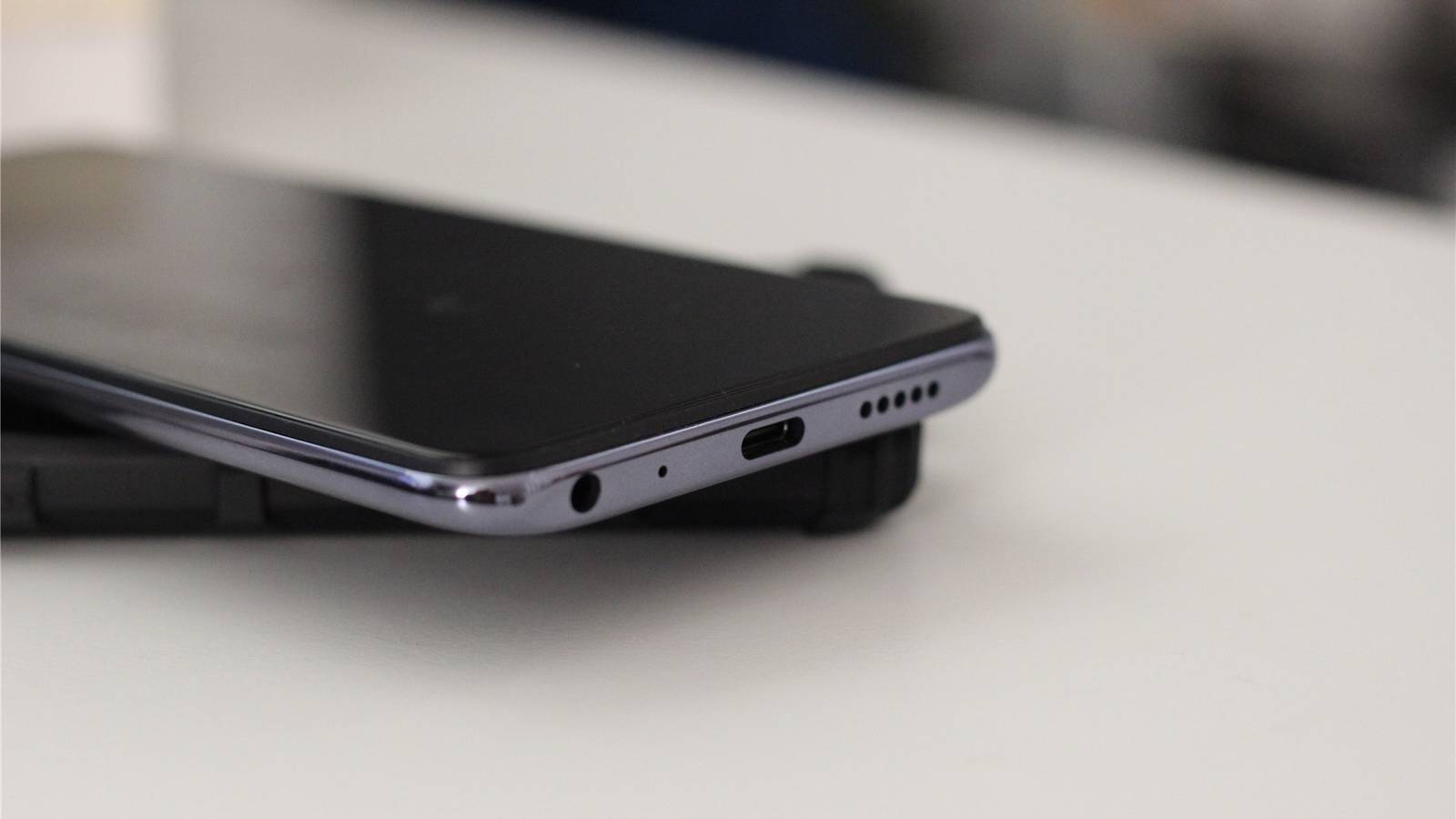 It's been 10 years since the death of smartphone headphone jacks—here's what we gained from it