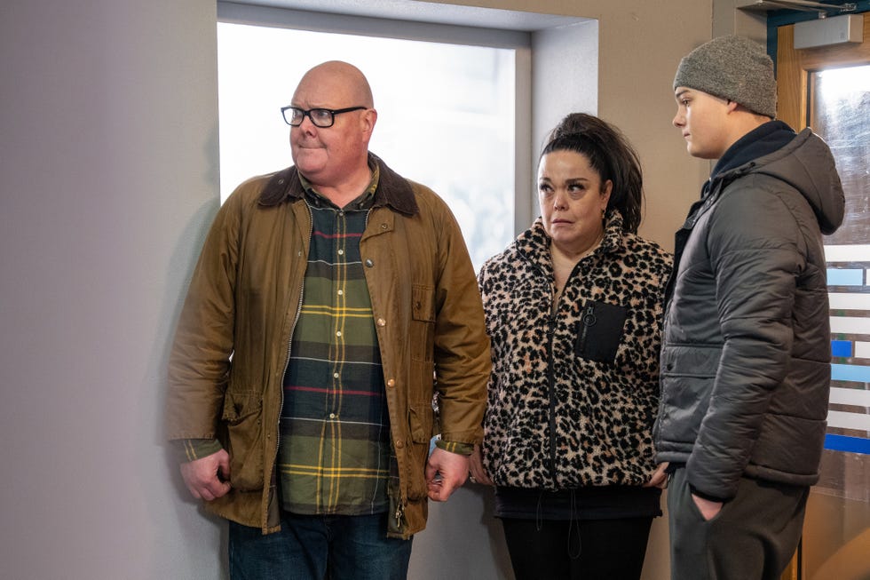 Dylan Penders, Mandy Dingle, Paddy Kirk, Emmerdale dylan penders, mandy dingle, paddy kirk, emmerdale