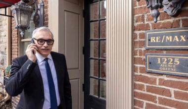 'Is it necessary?': Montreal realtor's English Facebook posts flagged by language watchdog