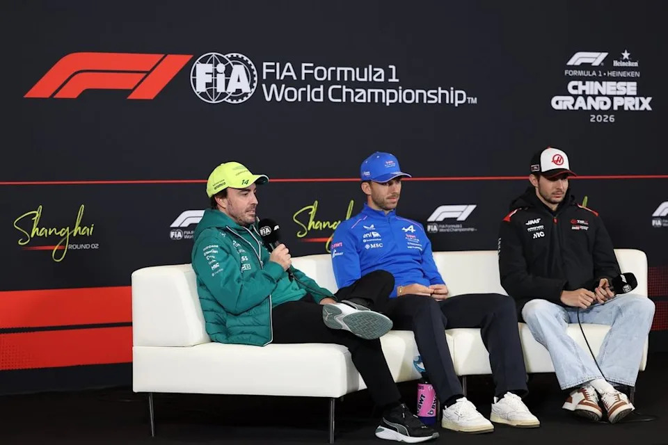 Fernando Alonso, Aston Martin Racing, Pierre Gasly, Alpine, Esteban Ocon, Haas F1 Team