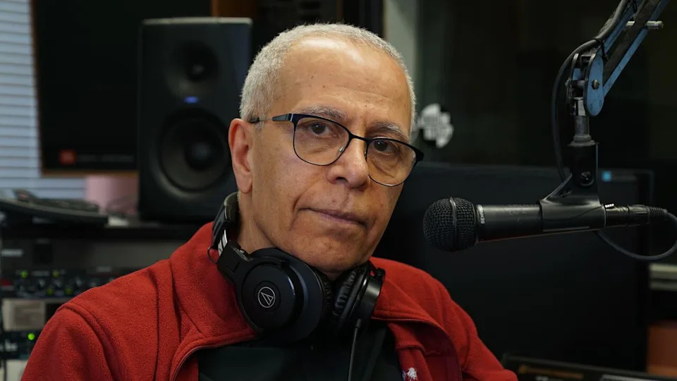 Mehdi Fallahi hosts "Namaashoum" a Farsi-language radio show on Carleton University's CKCU radio station.