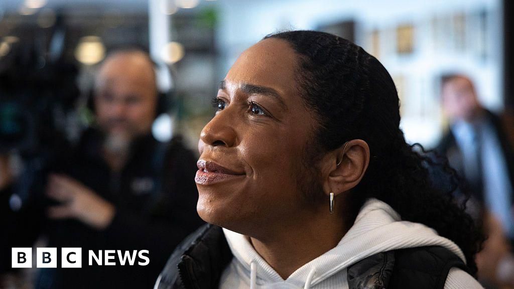 Juliana Stratton wins Illinois Democratic primary for US Senate - BBC