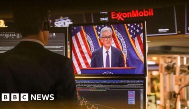 US holds interest rates as Iran war triggers inflation fears - BBC