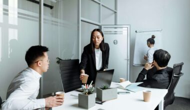 Job losses mark second straight month of decline in Canada