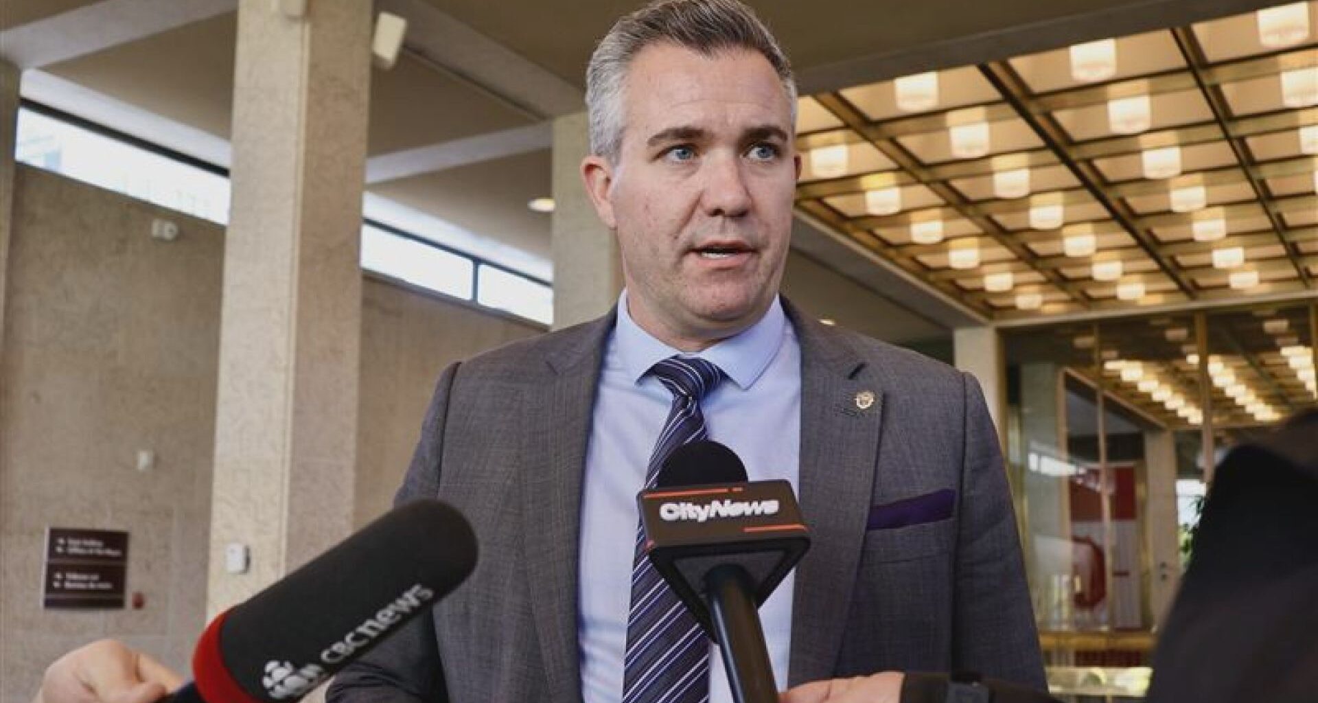 Winnipeg councillor calls for transit police unit as riders raise safety concerns