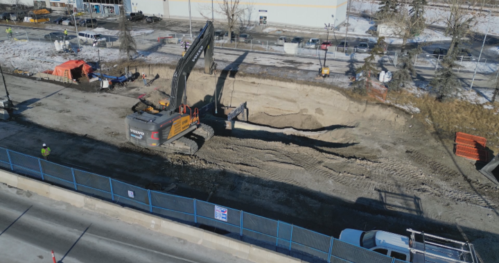 Calgary water use climbs above city threshold for 1st time since restrictions imposed - Calgary