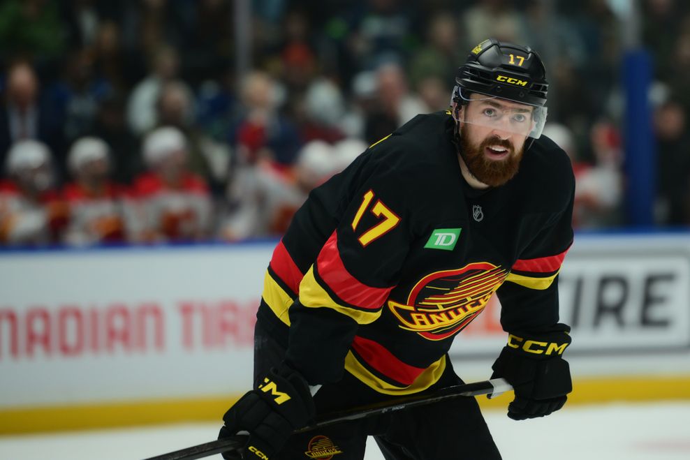 filip hronek canucks