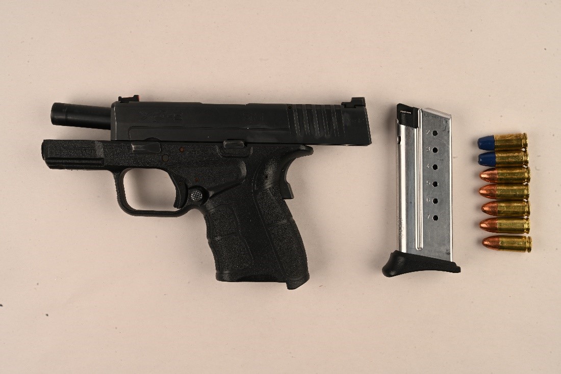 2 people charged, firearm seized during Mississauga traffic stop