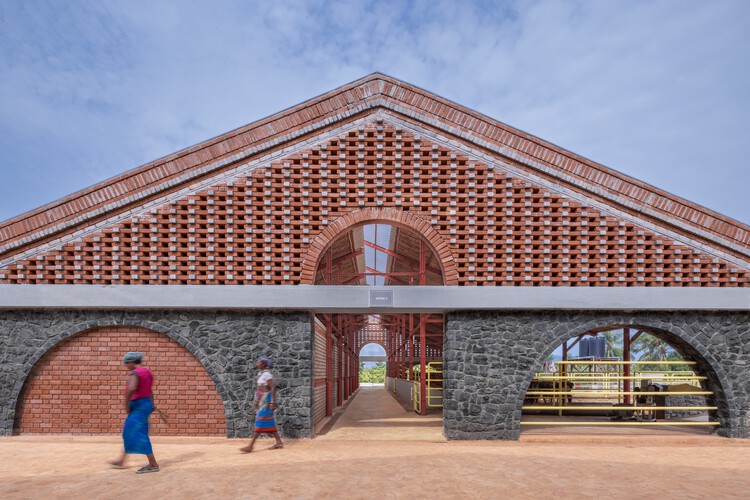 Gaughar Animal Husbandry / Compartment S4 - Exterior Photography, Brick, Arcade
