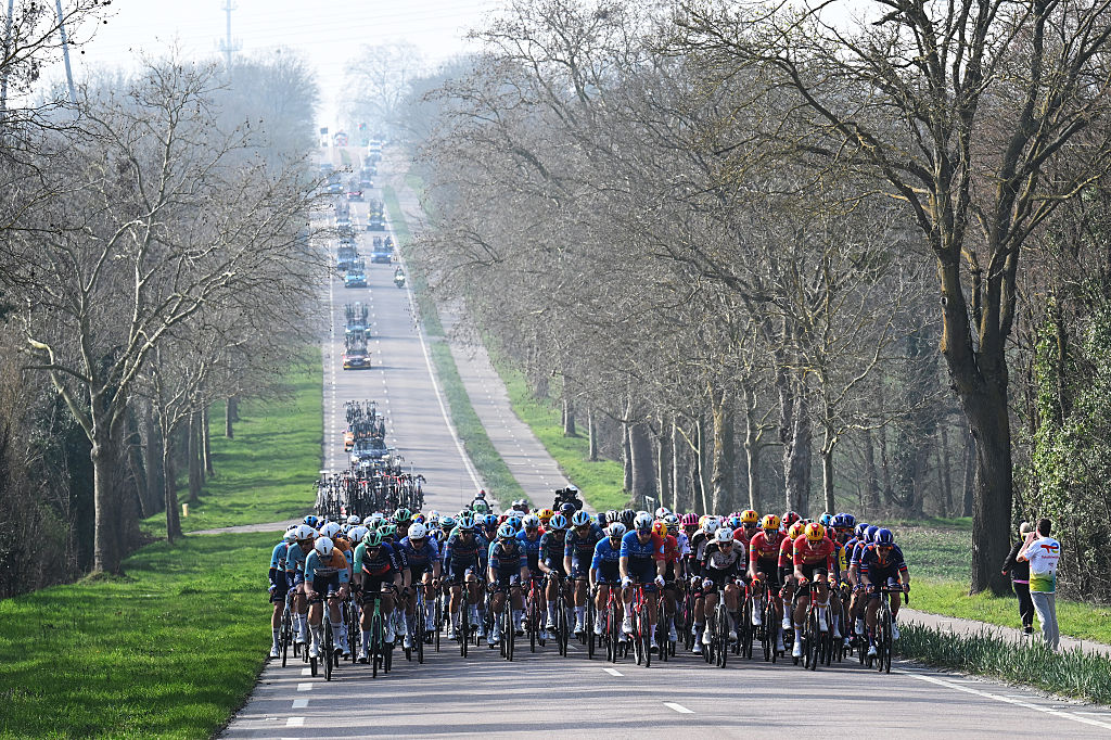 CARRIERES-SOUS-POISSY, FRANCE - MARCH 08: A general view of the peloton competing during the 84th Paris-Nice 2026, Stage 1 a 170.9km stage from Acheres to Carrieres-sous-Poissy / #UCIWT / on March 08, 2026 in Carrieres-sous-Poissy, France. (Photo by Szymon Gruchalski/Getty Images)
