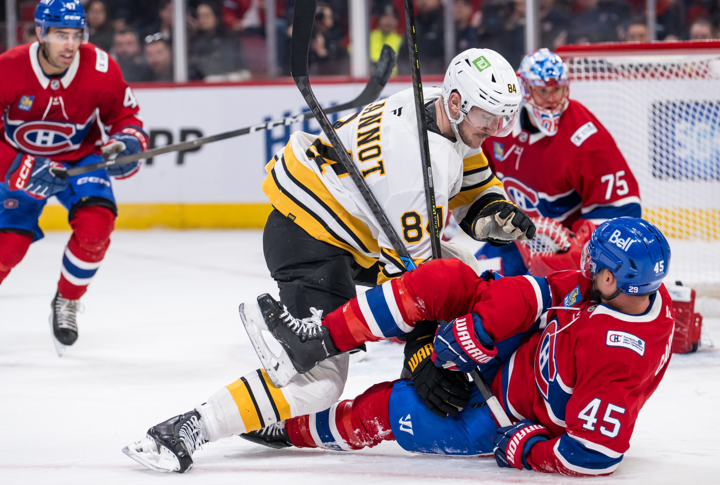 NHL: MAR 17 Bruins at Canadiens