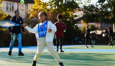 How you can support girls playing tennis