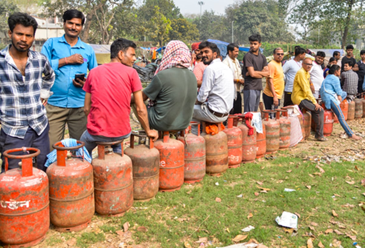 India's LPG Supply Faces Disruptions Amid New Regulations and Global Fuel Concerns