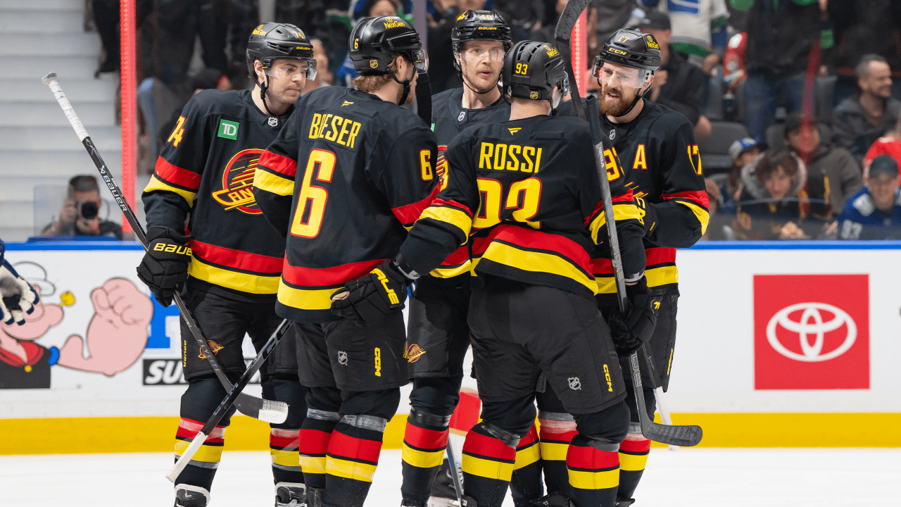 Pettersson scores twice to reach 200 NHL goals, Canucks defeat Panthers