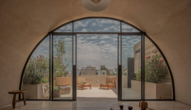 Bloqe Architectura designs apartment block after manor houses