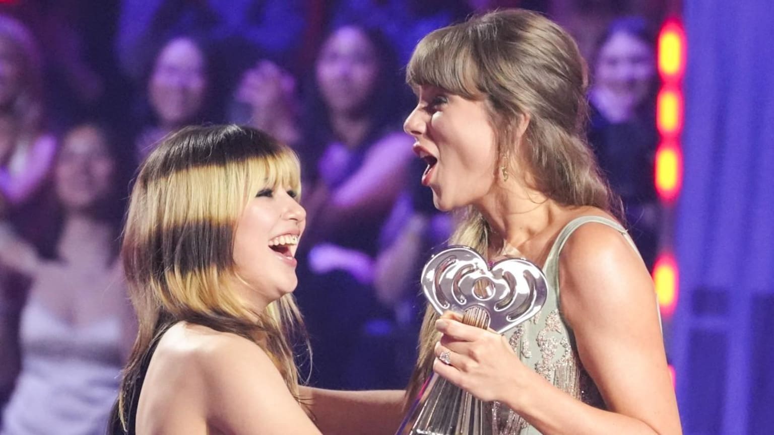 Video: Alysa Liu shares stage with Taylor Swift at iHeartRadio Music Awards - The Globe and Mail