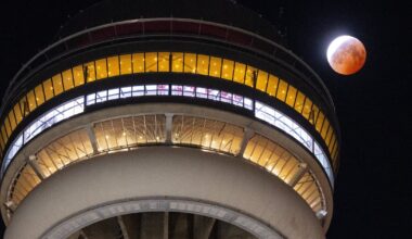 Total lunar eclipse will be visible from Toronto early Tuesday morning – CP24
