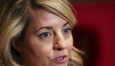 Joly and Kinew help open Winnipeg facility for bus manufacturer New Flyer – BNN Bloomberg