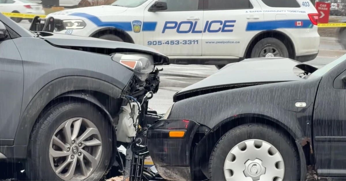 Multi-vehicle crash shuts down busy Mississauga intersection – CP24