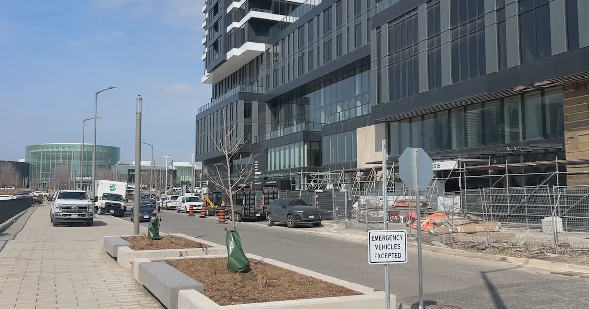 Police investigating the death of a child outside a Mississauga condo building – CP24