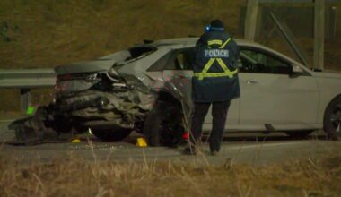 Crash on Highway 403 off-ramp in Mississauga leaves three injured – CP24