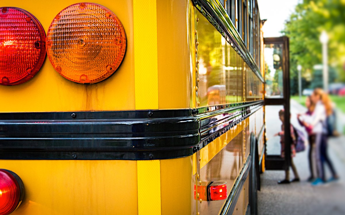 Canada’s electric school bus transition earns poor grades in most provinces