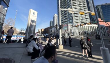 Downtown Calgary condo evacuated as police search for wanted person