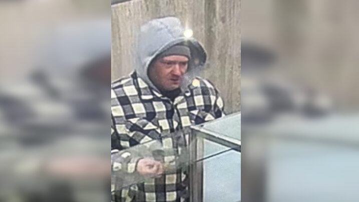 Police looking for man connected to attempted robbed in Clareview neighbourhood