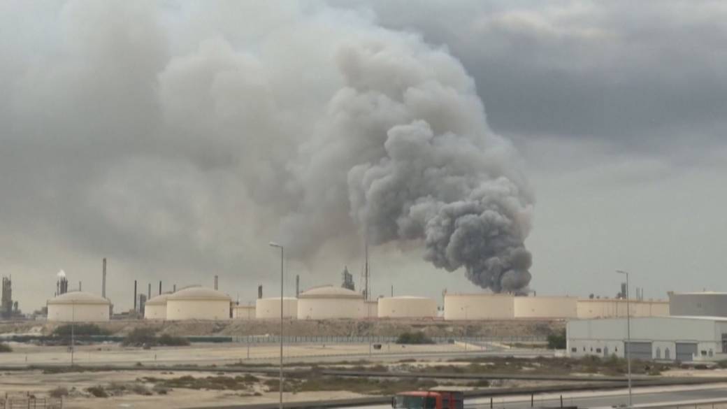 Click to play video: 'World’s energy watchdog warns of unprecedented disruption to global oil market'