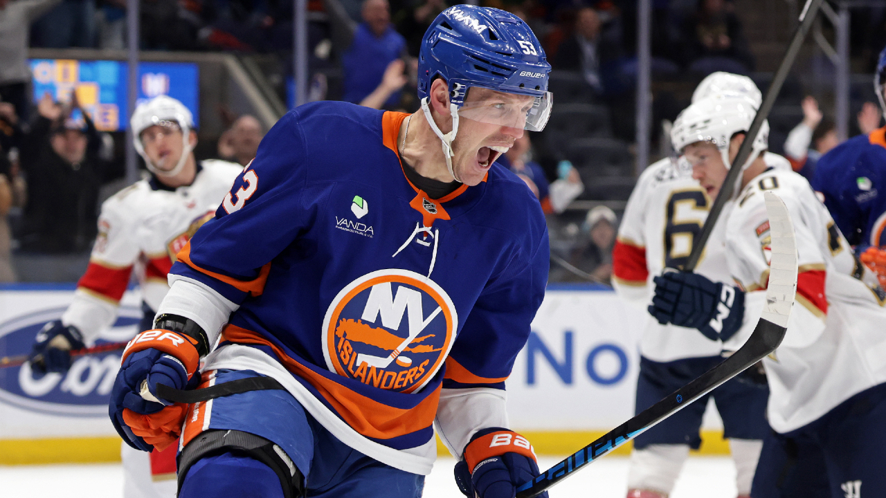 Islanders rally from a two-goal deficit to beat the Panthers