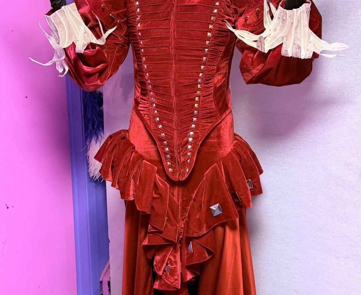 Montreal performer Jimmy Moore brings 'Mayhem Ball Tour' on stage