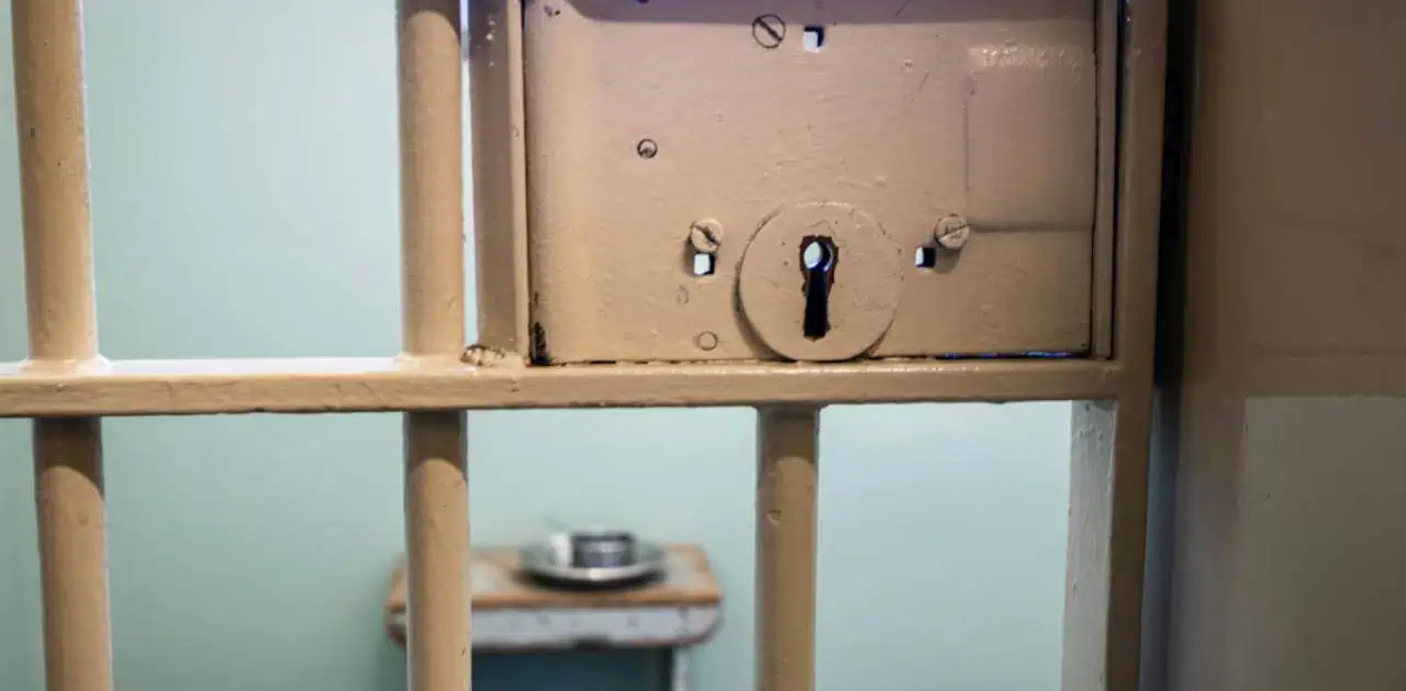 prison jail guard maplehurst correctional