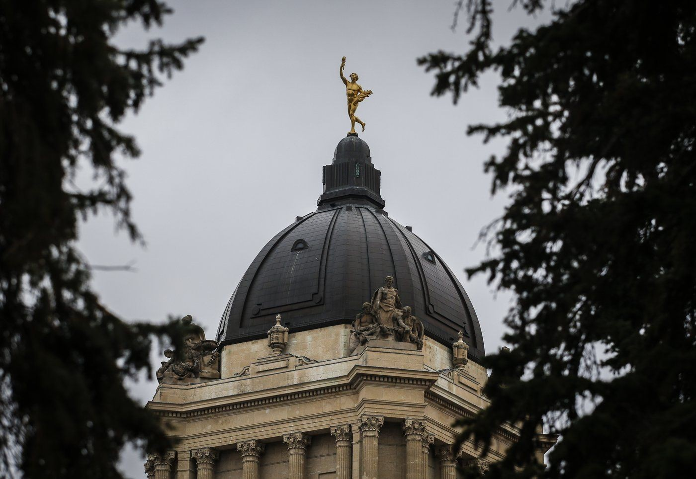 Restaurant group says Manitoba tax cut puts them at a disadvantage