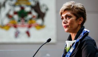 Search warrants executed at homes of former Calgary mayor, city councillor in RCMP probe