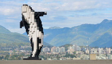Vancouver's Walkable Harborfront Neighborhood Has Great Food, High-End Hotels, And Shopping