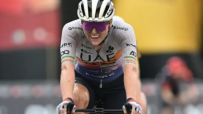 Lara Gillespie boxed in after very difficult day in Belgium | Video