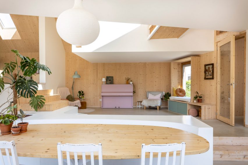 Living space interior at Dutch home by Woonpioniers