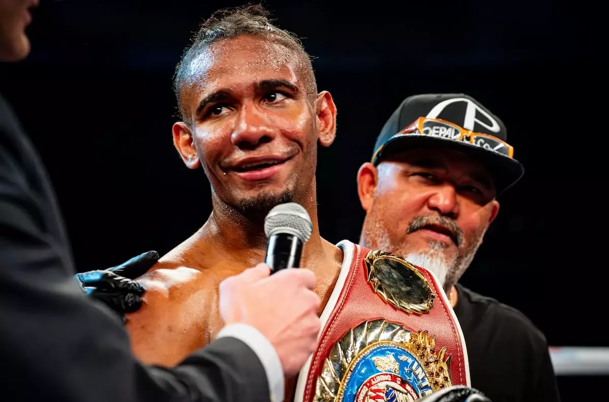 Lorenzo Parra Upsets Elijah Pierce With 2nd-Round Stoppage