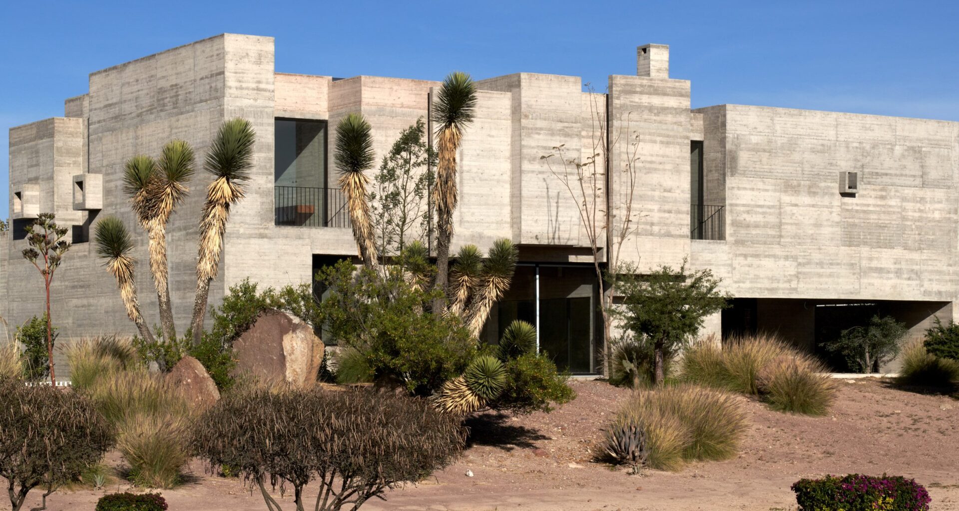 Casa HMZ by Lucio Muniain