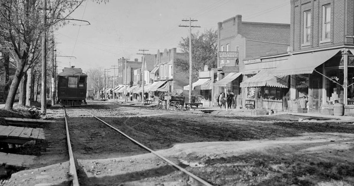 A History of Public Transportation in North Toronto