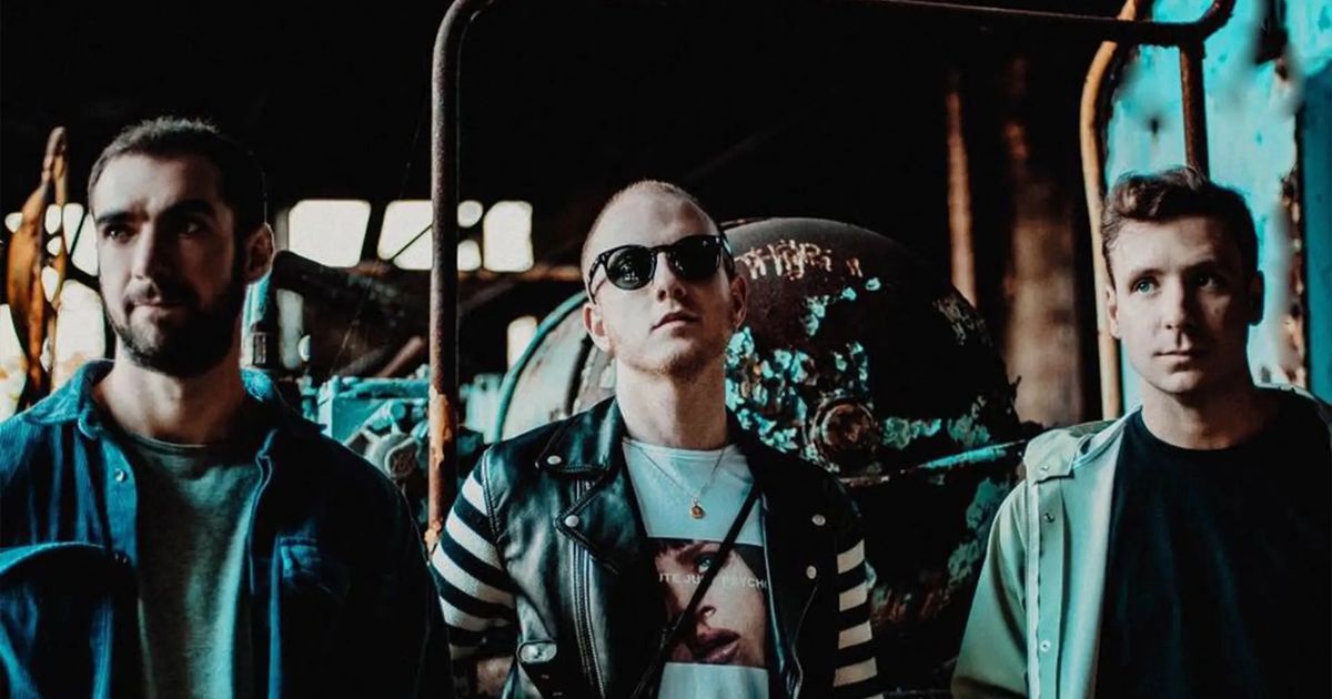 Two Door Cinema Club - Tourist History 15th Anniversary Tour