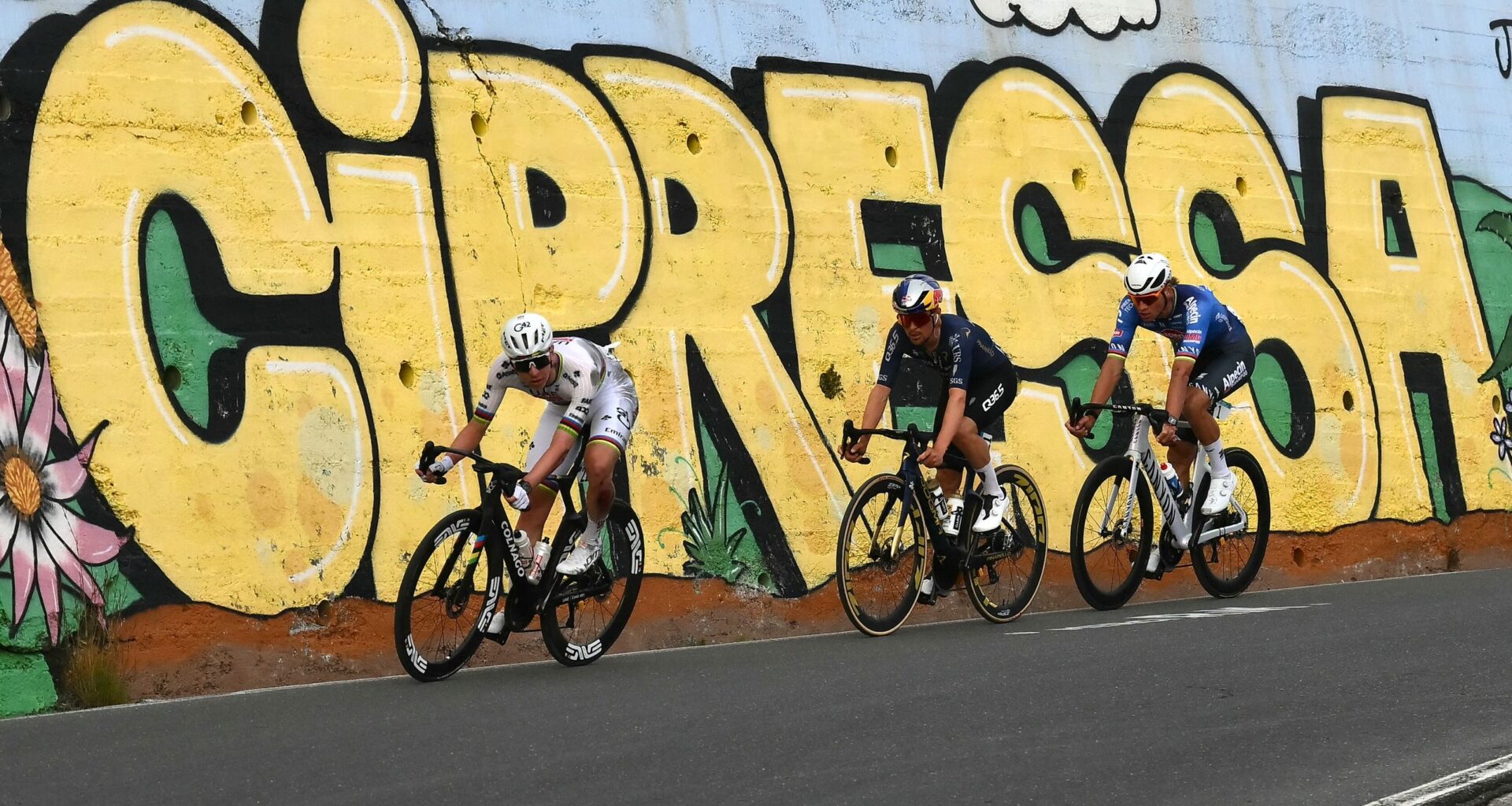 'If he'd known what condition the bike was in, he wouldn't have been descending like that' – Tadej Pogačar won Milan-San Remo on a cracked frame with disc brake rub