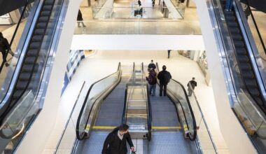 Here's why some Montrealers aren't happy about Quebec's new retail hours