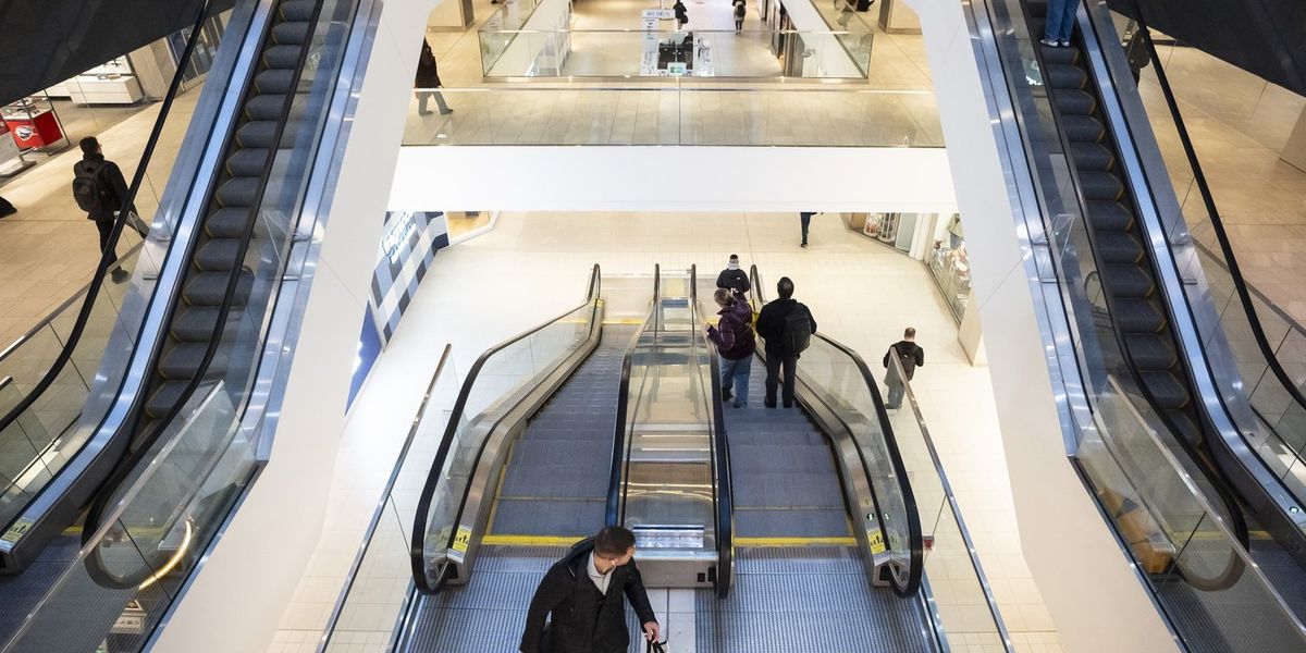 Here's why some Montrealers aren't happy about Quebec's new retail hours