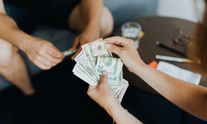 Son criticizes father for saving $76,000 instead of giving early inheritance